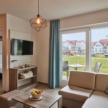 Holiday Suites ניופורט מראה חיצוני תמונה