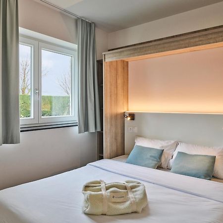 Holiday Suites ניופורט מראה חיצוני תמונה