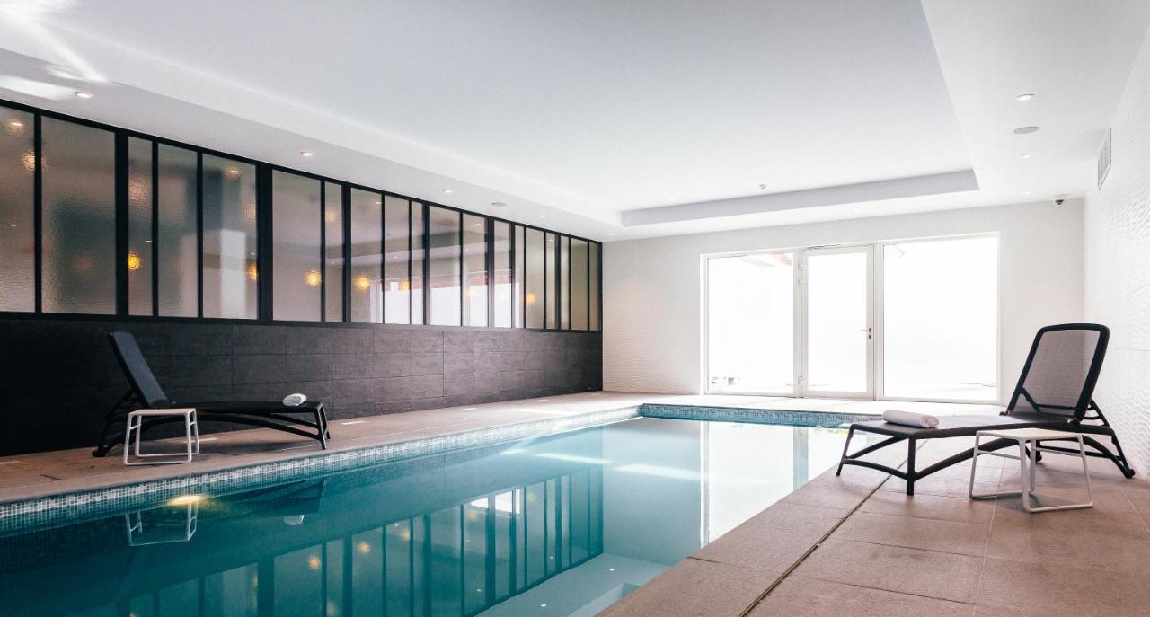 Holiday Suites ניופורט מראה חיצוני תמונה