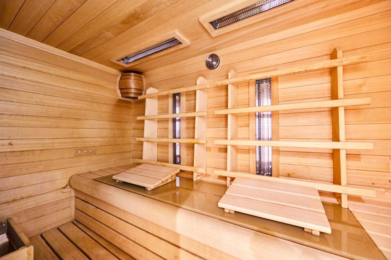 Holiday Suites ניופורט מראה חיצוני תמונה