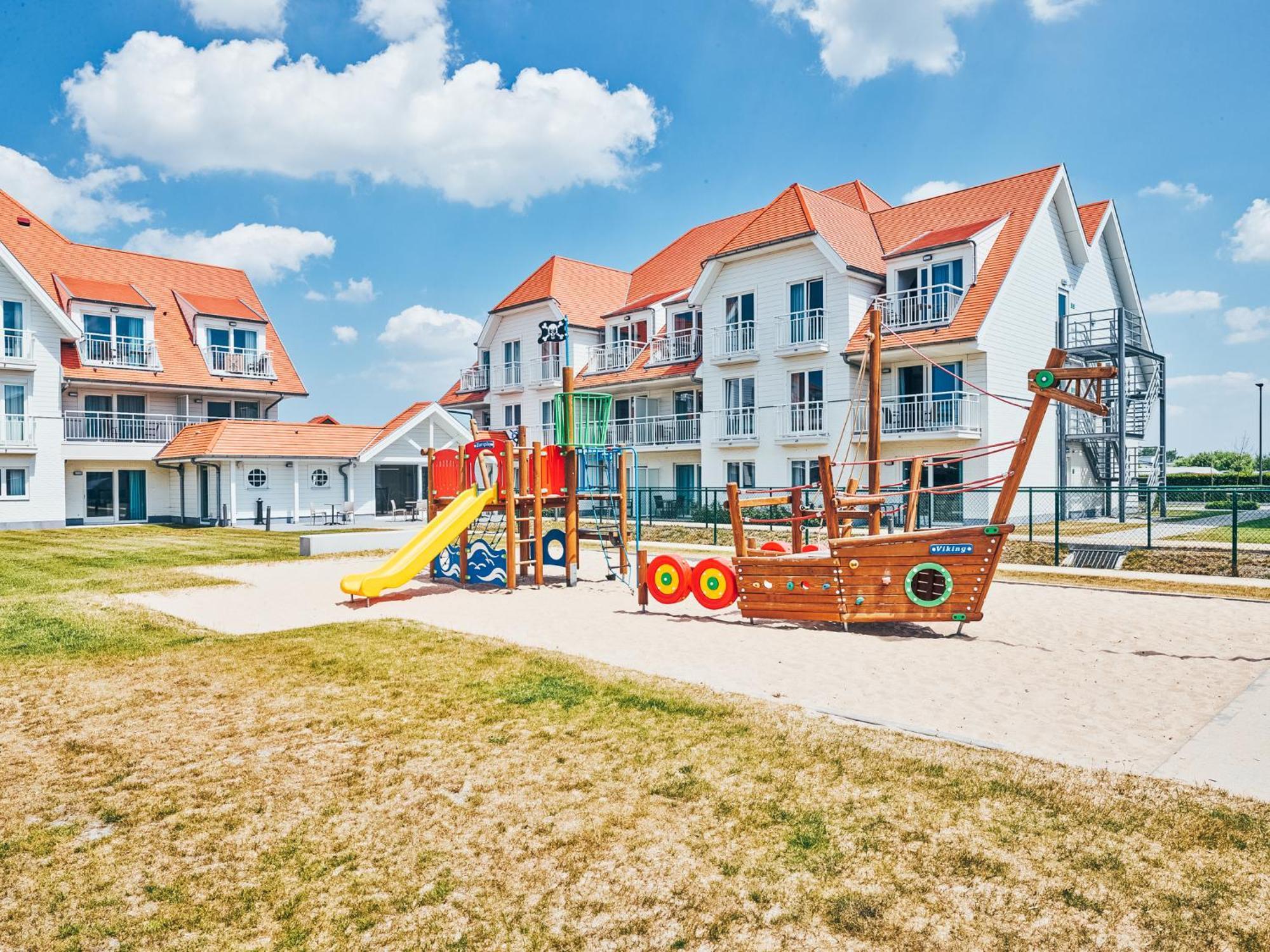 Holiday Suites ניופורט מראה חיצוני תמונה