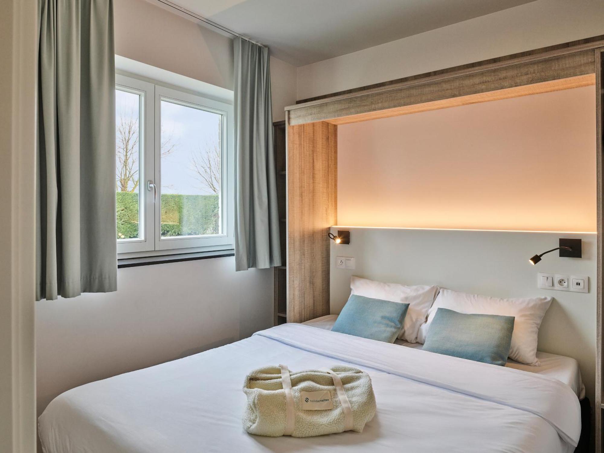 Holiday Suites ניופורט מראה חיצוני תמונה