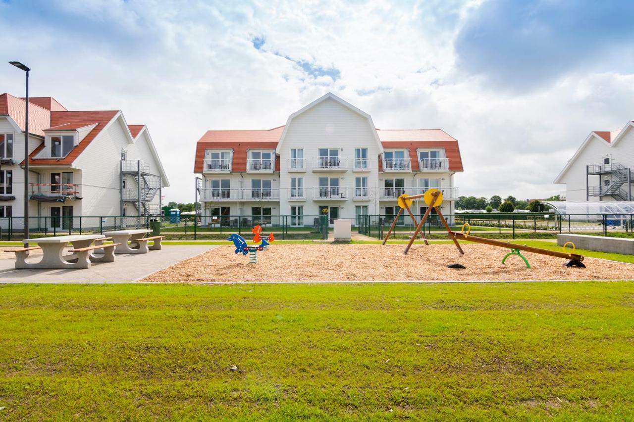 Holiday Suites ניופורט מראה חיצוני תמונה